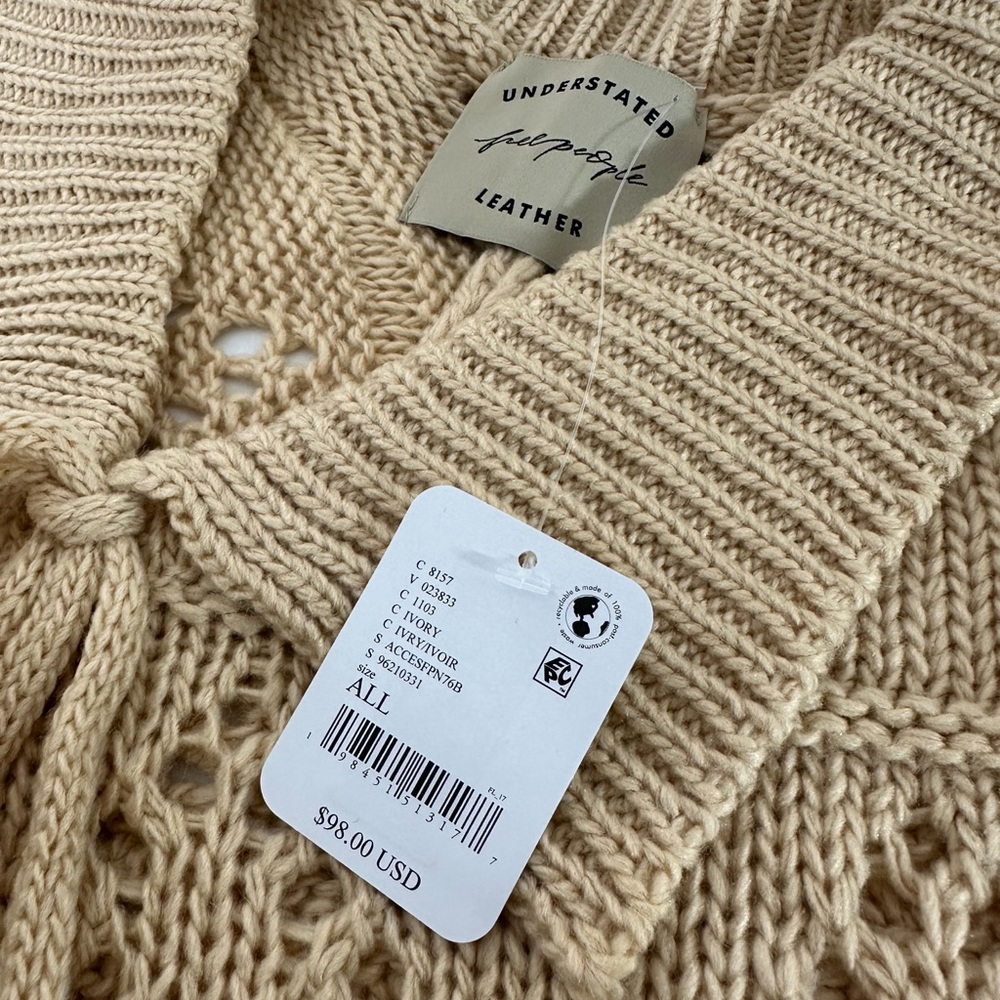 Free People Eyelet Knit Poncho in Ivory NWT - Picture 9 of 9